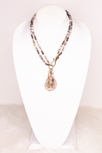 Snow pendant necklace *