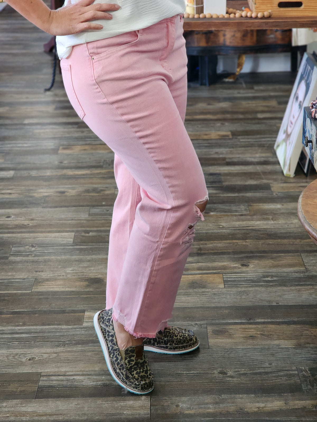 Janis Acid Wash Fray in pink * on sale