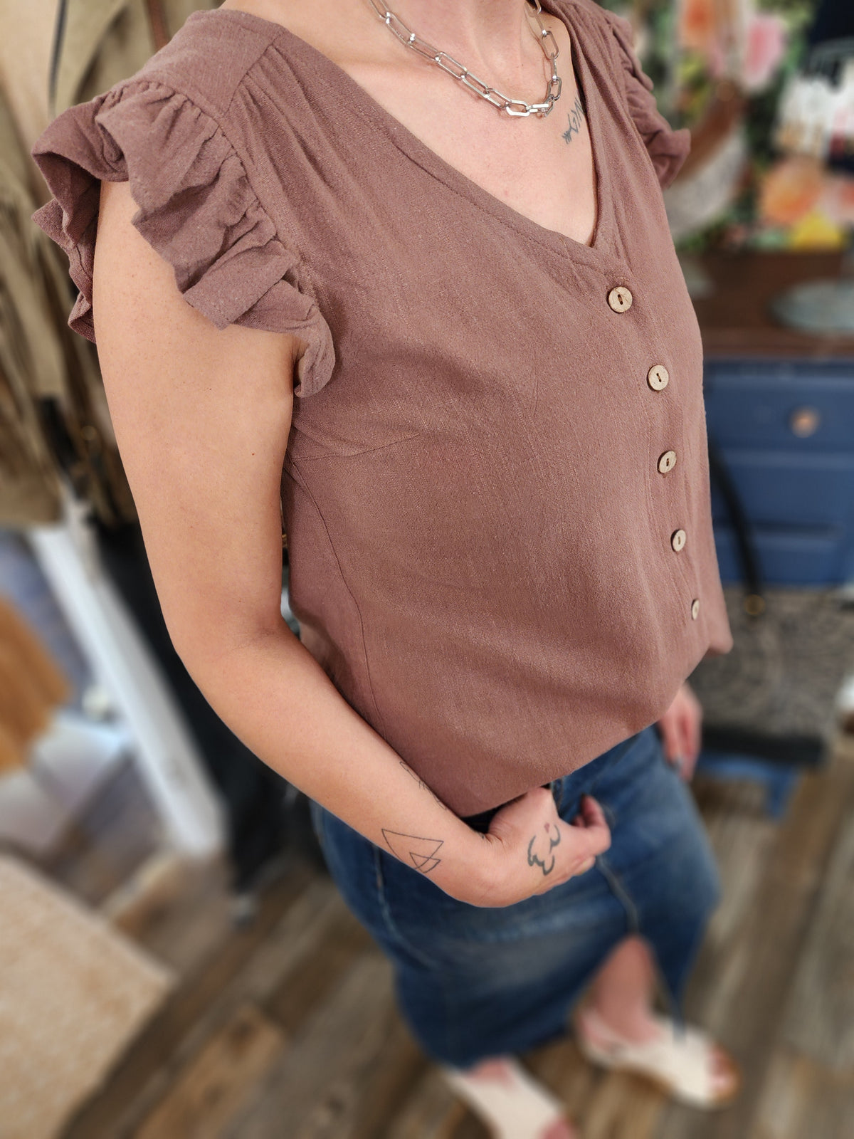 Linen button up v-neck sleeveless blouse in rosewood * on sale