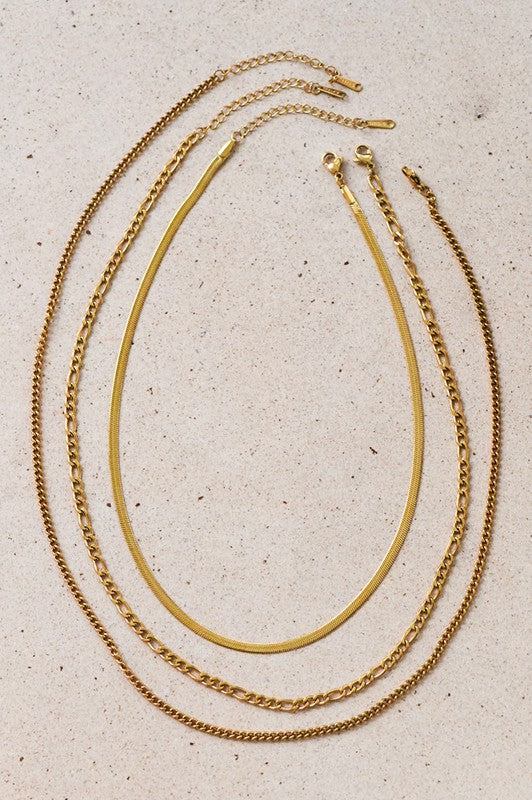 18k Gold 3 strands layered necklace *