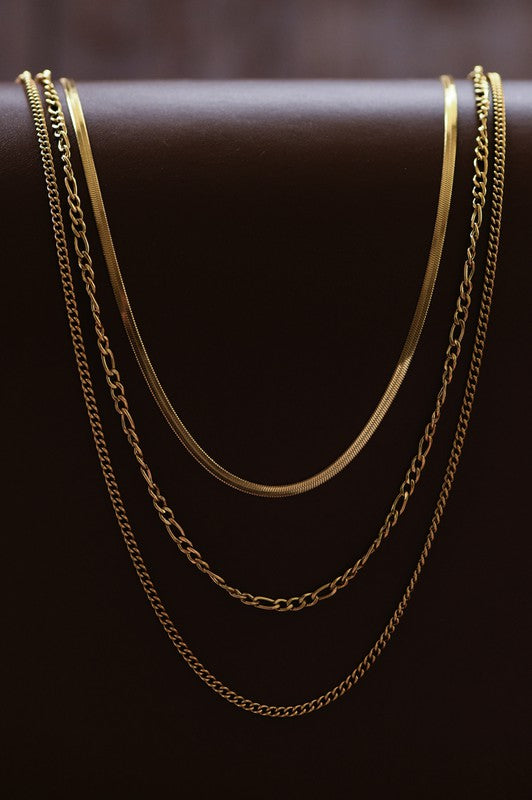 18k Gold 3 strands layered necklace *