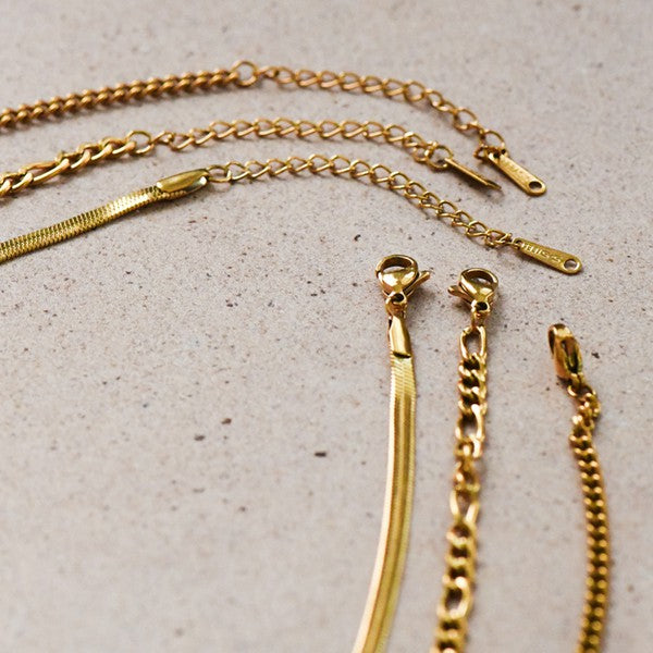 18k Gold 3 strands layered necklace *