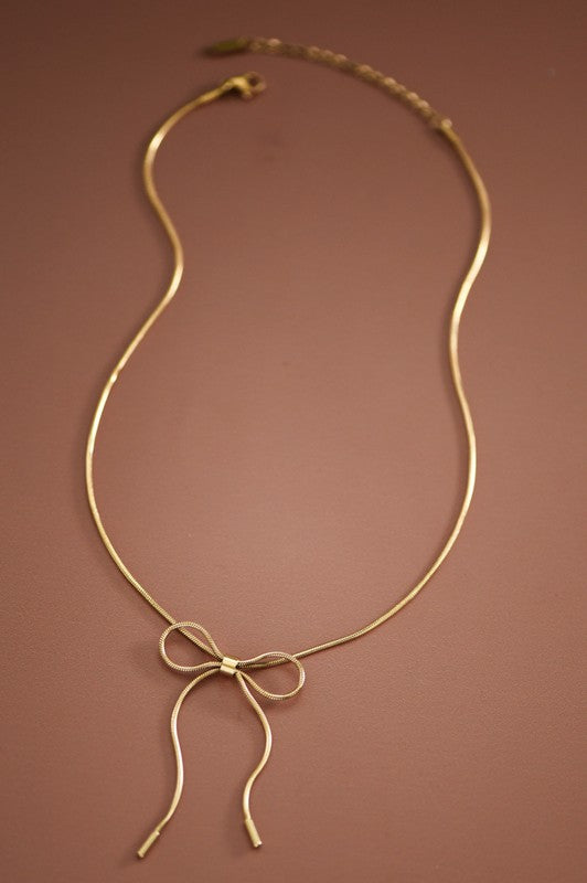 18k Gold bow pendant necklace