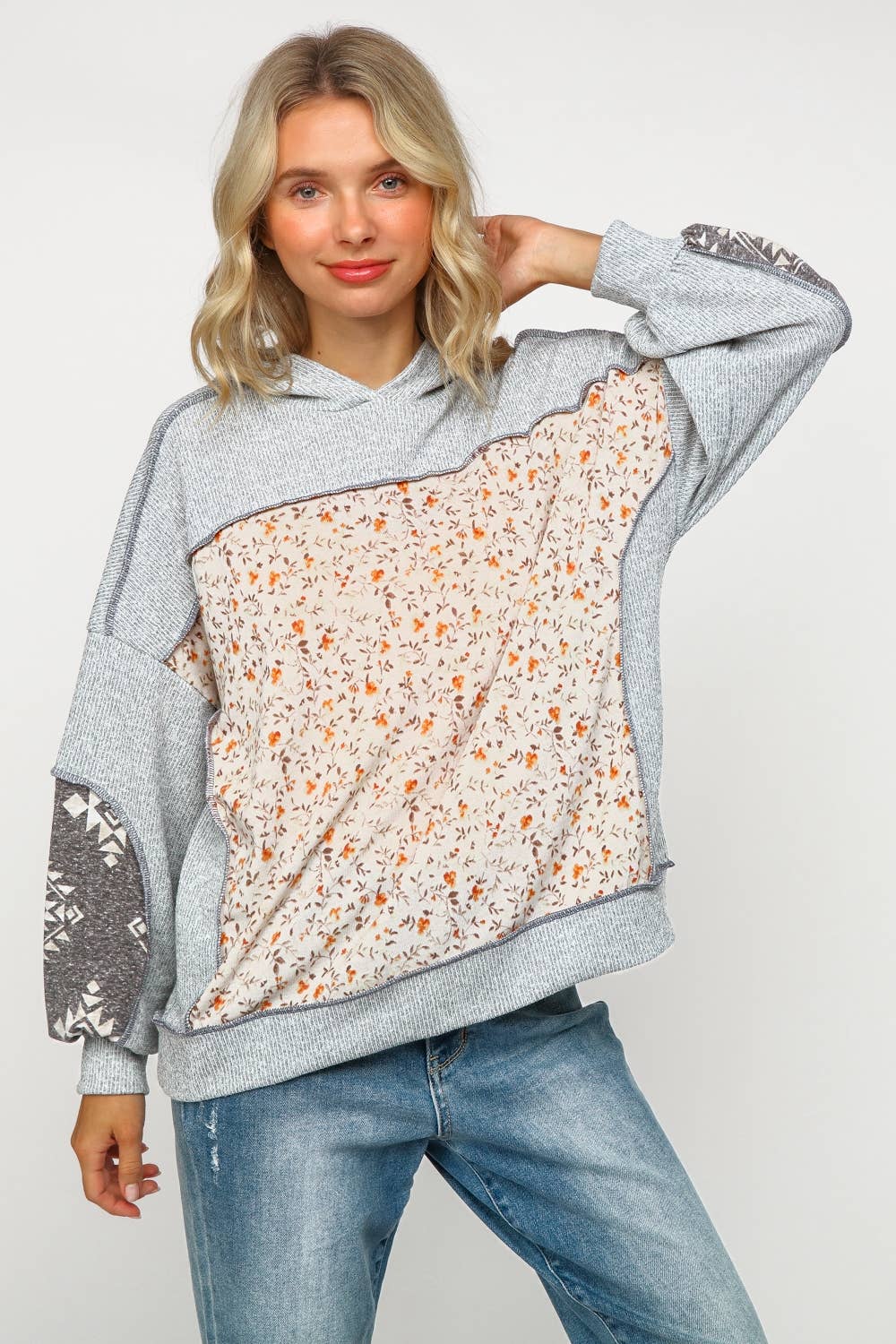 TWO TONE HACCI FLORAL KNIT TOP WITH HOODIE: GREY/OATMEAL