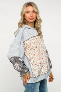 TWO TONE HACCI FLORAL KNIT TOP WITH HOODIE: GREY/OATMEAL