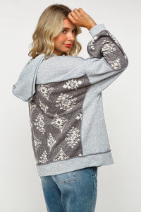 TWO TONE HACCI FLORAL KNIT TOP WITH HOODIE: GREY/OATMEAL