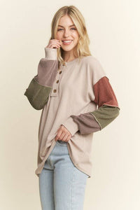 URBAN RIBBED SOLID COLOR BLOCK TOP: OATMEAL