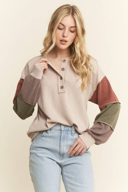 URBAN RIBBED SOLID COLOR BLOCK TOP: OATMEAL