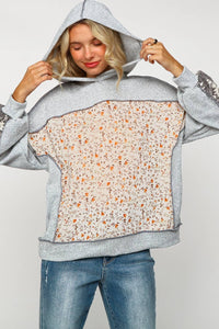 TWO TONE HACCI FLORAL KNIT TOP WITH HOODIE: GREY/OATMEAL