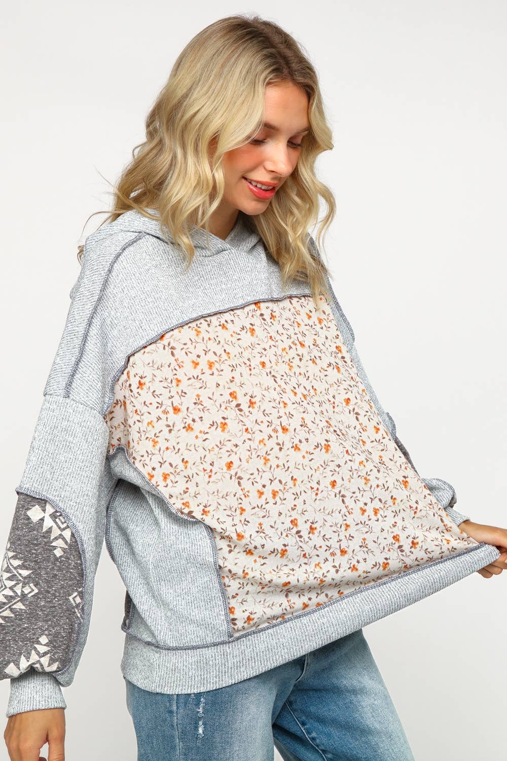 TWO TONE HACCI FLORAL KNIT TOP WITH HOODIE: GREY/OATMEAL