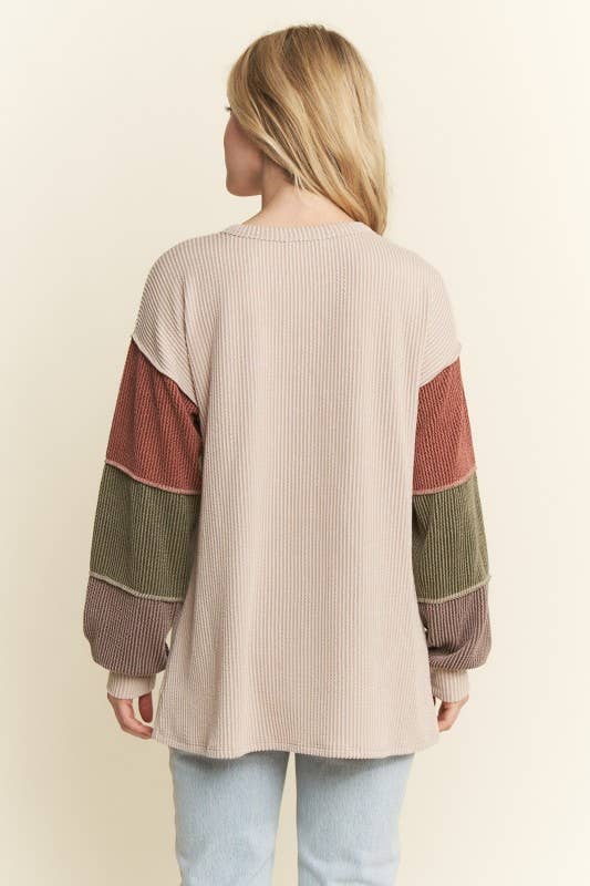 URBAN RIBBED SOLID COLOR BLOCK TOP: OATMEAL