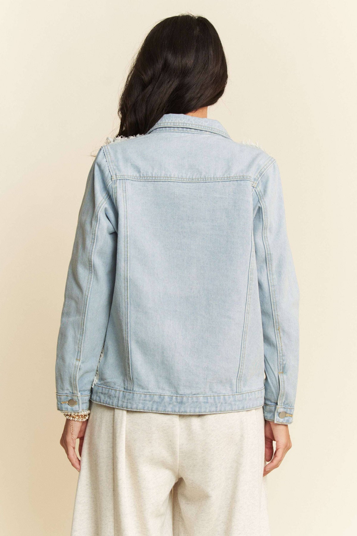 FRAYED LACE PANEL DENIM JACKET: Light Denim
