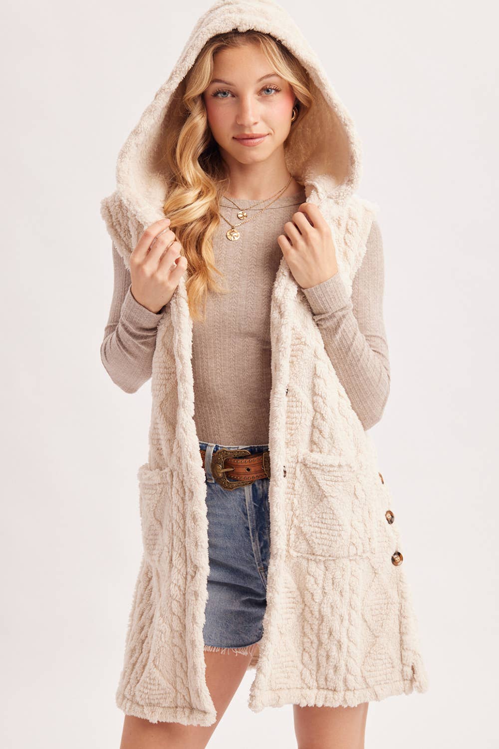 BOUCLE CABLE KNIT SWEATER HOODED VEST: ECRU