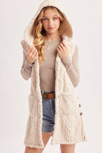 BOUCLE CABLE KNIT SWEATER HOODED VEST: ECRU