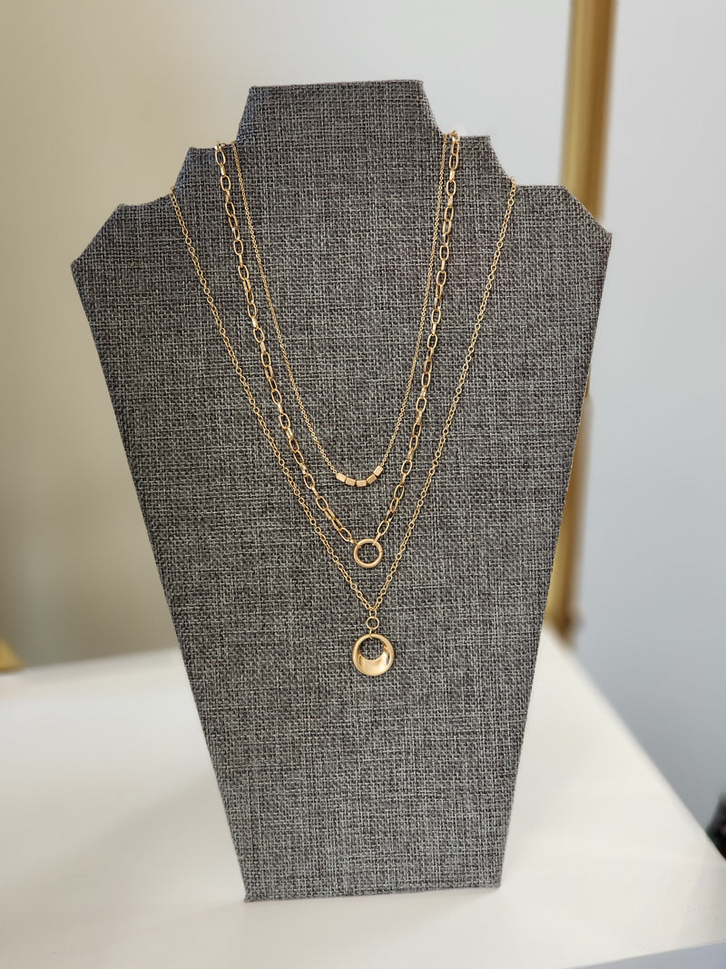 Golden link pendant layered necklace set