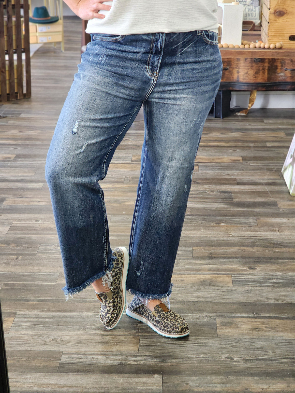 Missy Frayed Straight Ankle Jeans Sz 9- 3X * on sale