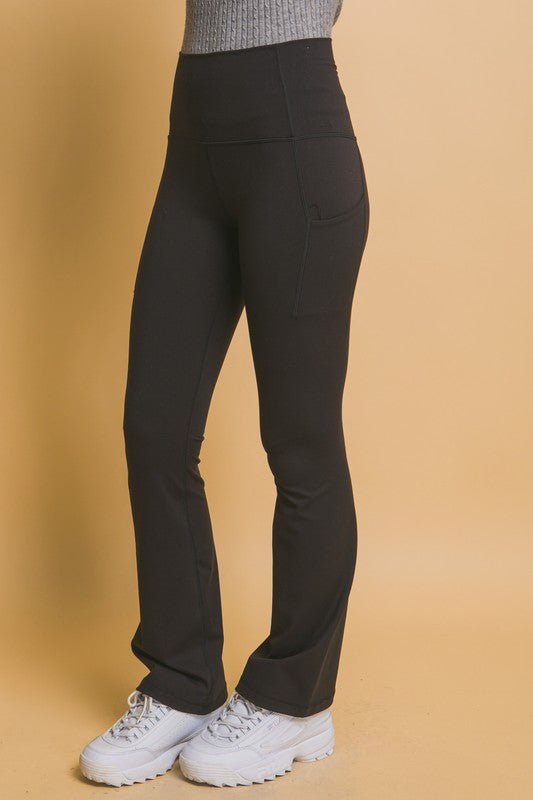 Flared Leggings in Black with Pockets