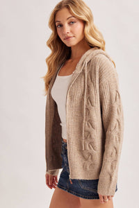 ZIP-UP CABLE KNIT SWEATER CARDIGAN WITH HOOD: LATTE