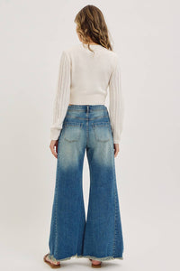 MID-RISE WIDE-LEG FRAYED HEM DENIM JEANS: DENIM BLUE