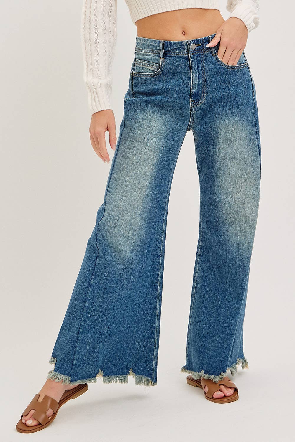 MID-RISE WIDE-LEG FRAYED HEM DENIM JEANS: DENIM BLUE