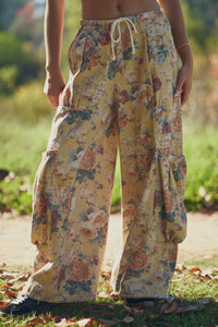FLOWER PRINTED DENIM WAIST DROPPED POCKETS PANT: Yellow