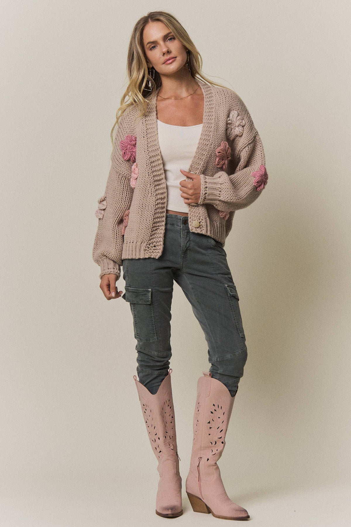 CHUNKY FLORAL CHIC KNIT CARDIGAN: KHAKI