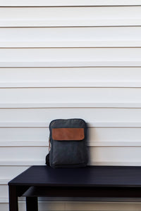 EXPLORER CROSSBODY PURSE
