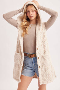 BOUCLE CABLE KNIT SWEATER HOODED VEST: ECRU
