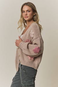 CHUNKY FLORAL CHIC KNIT CARDIGAN: KHAKI