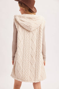 BOUCLE CABLE KNIT SWEATER HOODED VEST: ECRU
