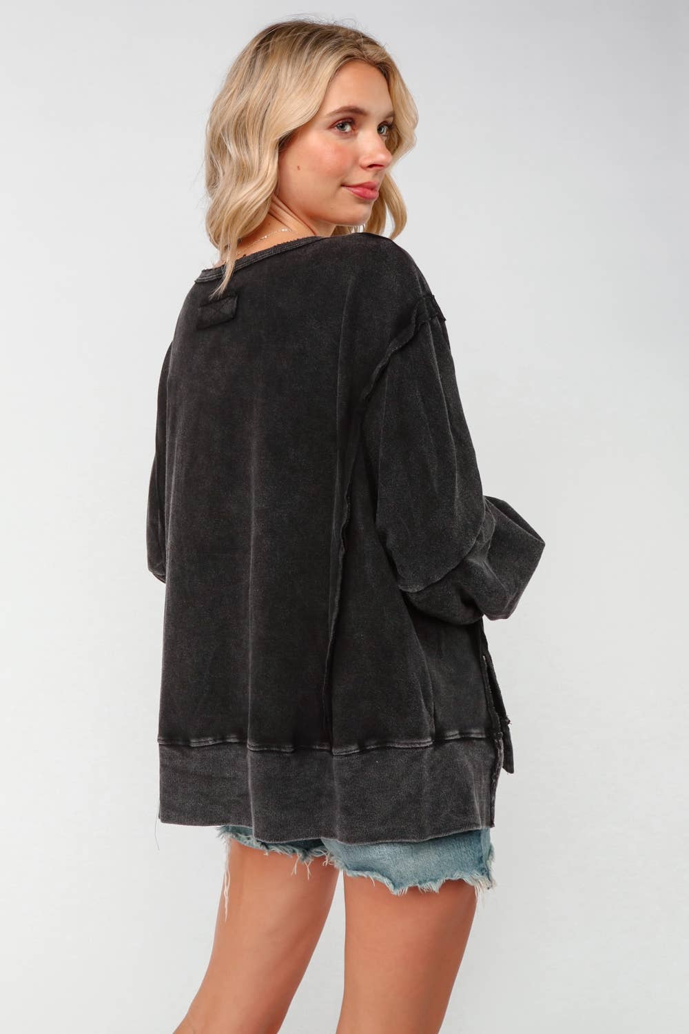 PLUS SUZE EMBROIDERED PEACE WASHED PULLOVER KNIT TOP: CHARCOAL