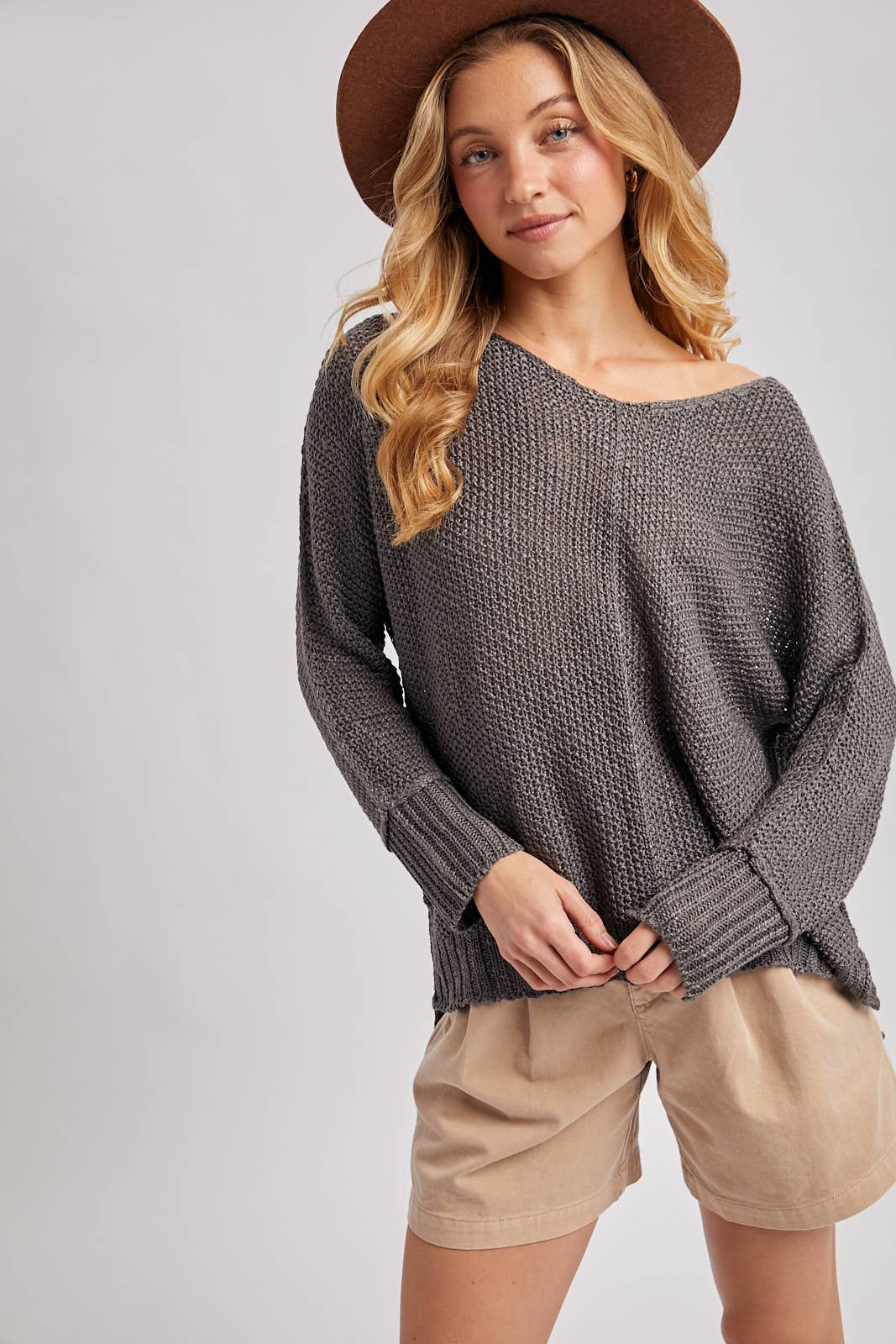 REVERSE SEAM LOOSE FIT SWEATER