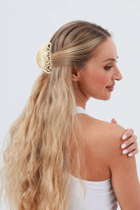 Openwork Hair Clip – Fashion Engraving Detail: Ivory