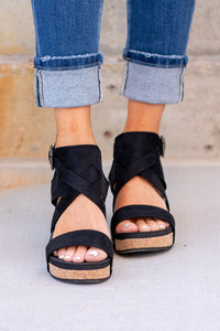 Vector Wedge Sandals