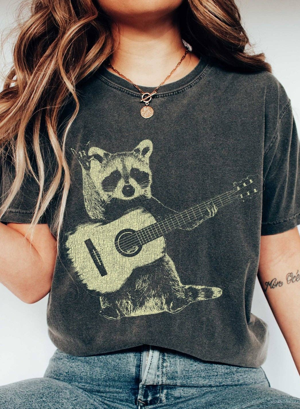 Raccoon Playing Guitar Music T-Shirt: Pepper