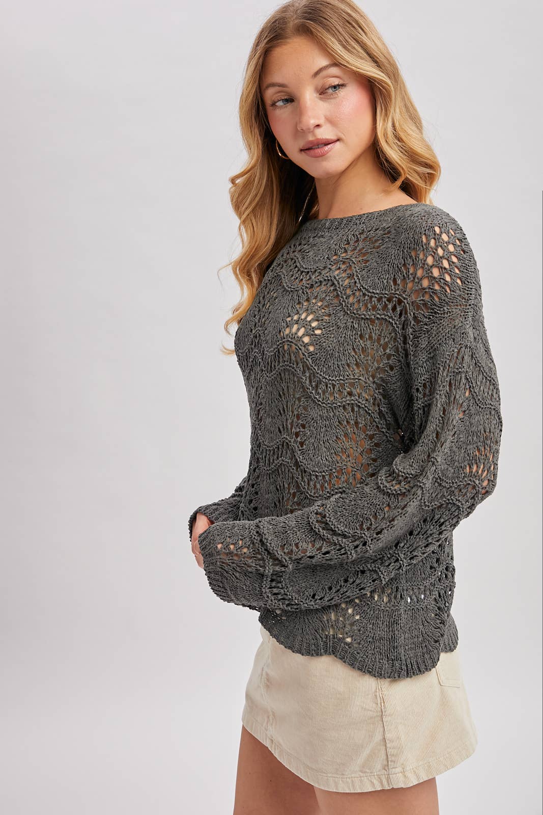 BOAT NECK SCALLOPED HEM OPEN KNIT SWEATER: ASH