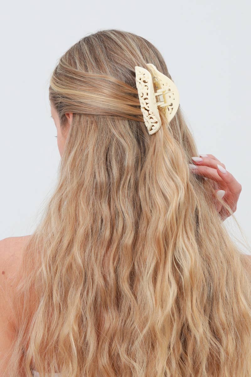 Openwork Hair Clip – Fashion Engraving Detail: Ivory