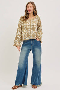 MID-RISE WIDE-LEG FRAYED HEM DENIM JEANS: DENIM BLUE
