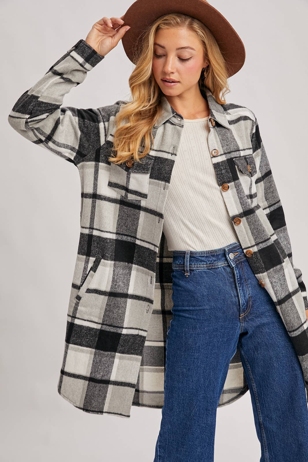 FLANNEL PLAID LONGLINE SHACKET: BLACK PLAID