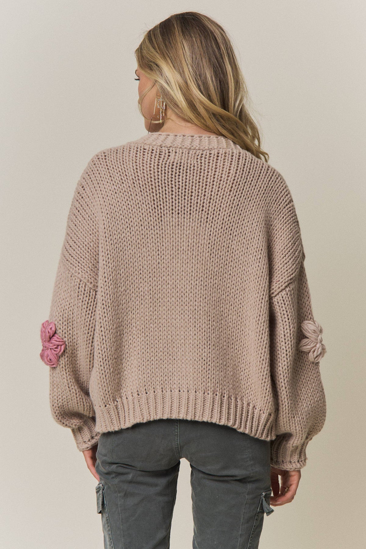 CHUNKY FLORAL CHIC KNIT CARDIGAN: KHAKI