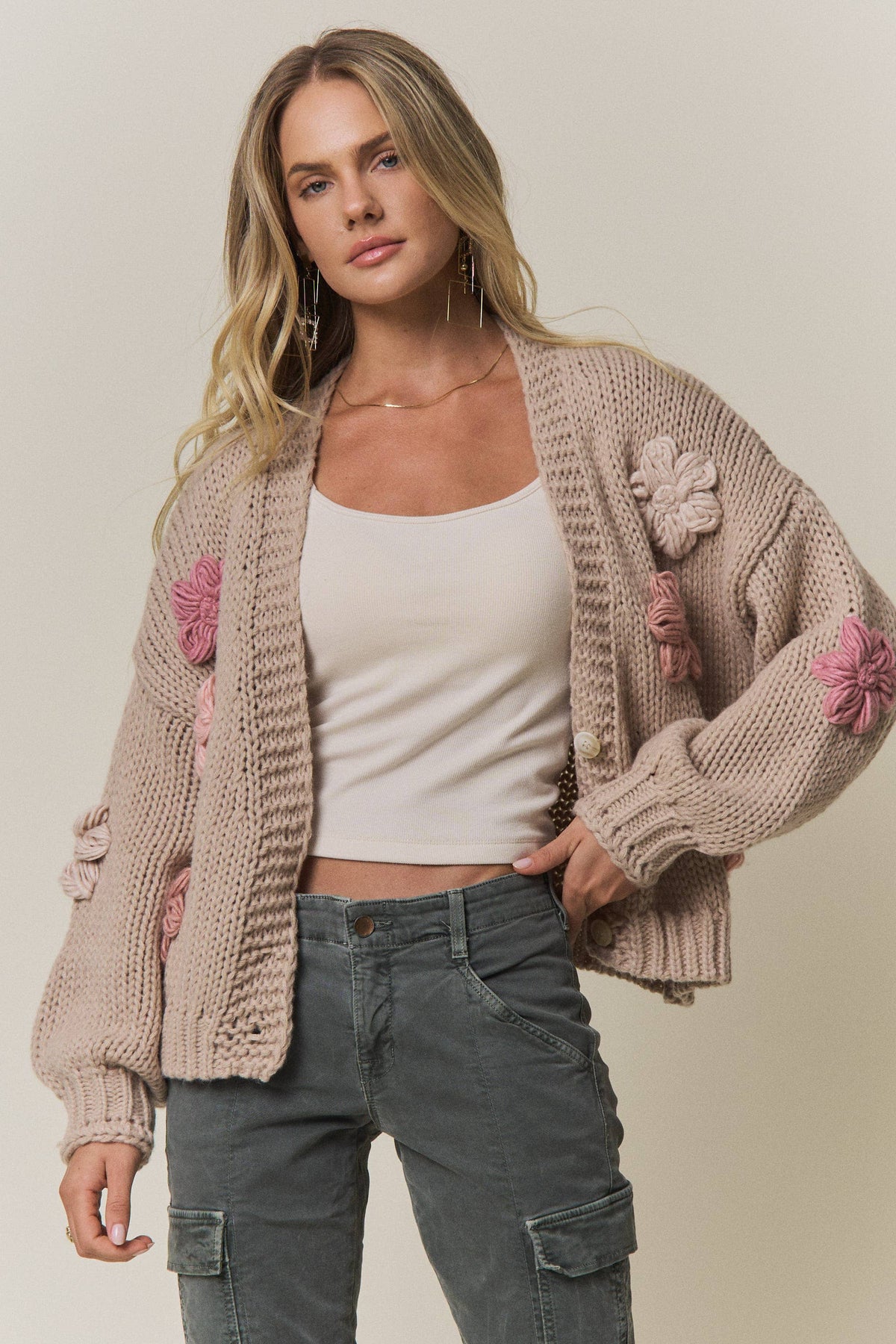 CHUNKY FLORAL CHIC KNIT CARDIGAN: KHAKI