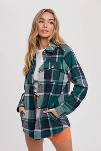 FLANNEL PLAID SHACKET WITH POCKETS: GREEN PLAID