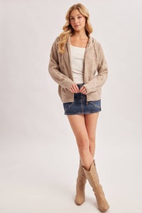 ZIP-UP CABLE KNIT SWEATER CARDIGAN WITH HOOD: LATTE
