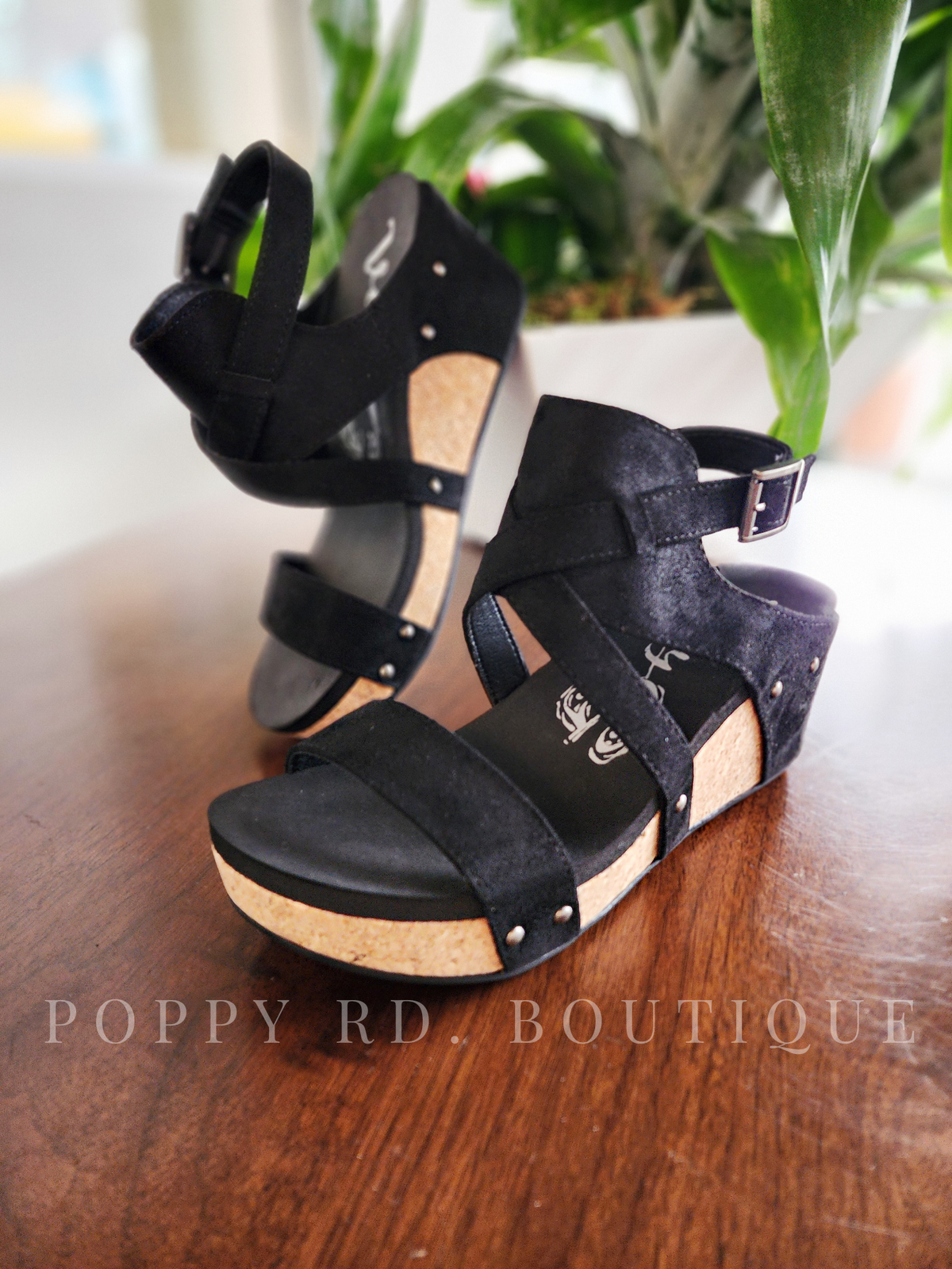 Vector Wedge Sandals