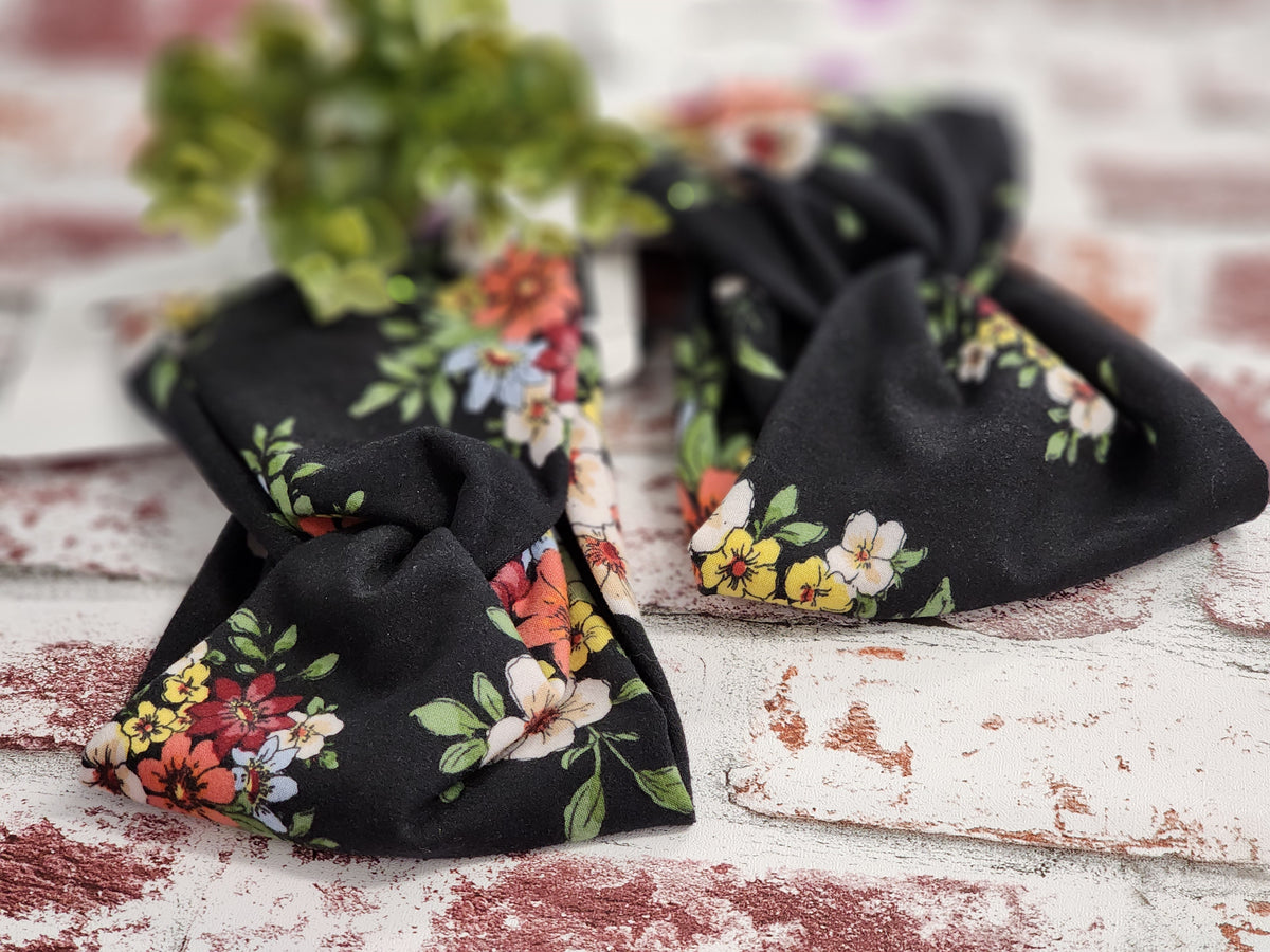 Stay Kool knotted headband black with floral