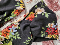 Stay Kool knotted headband black with floral